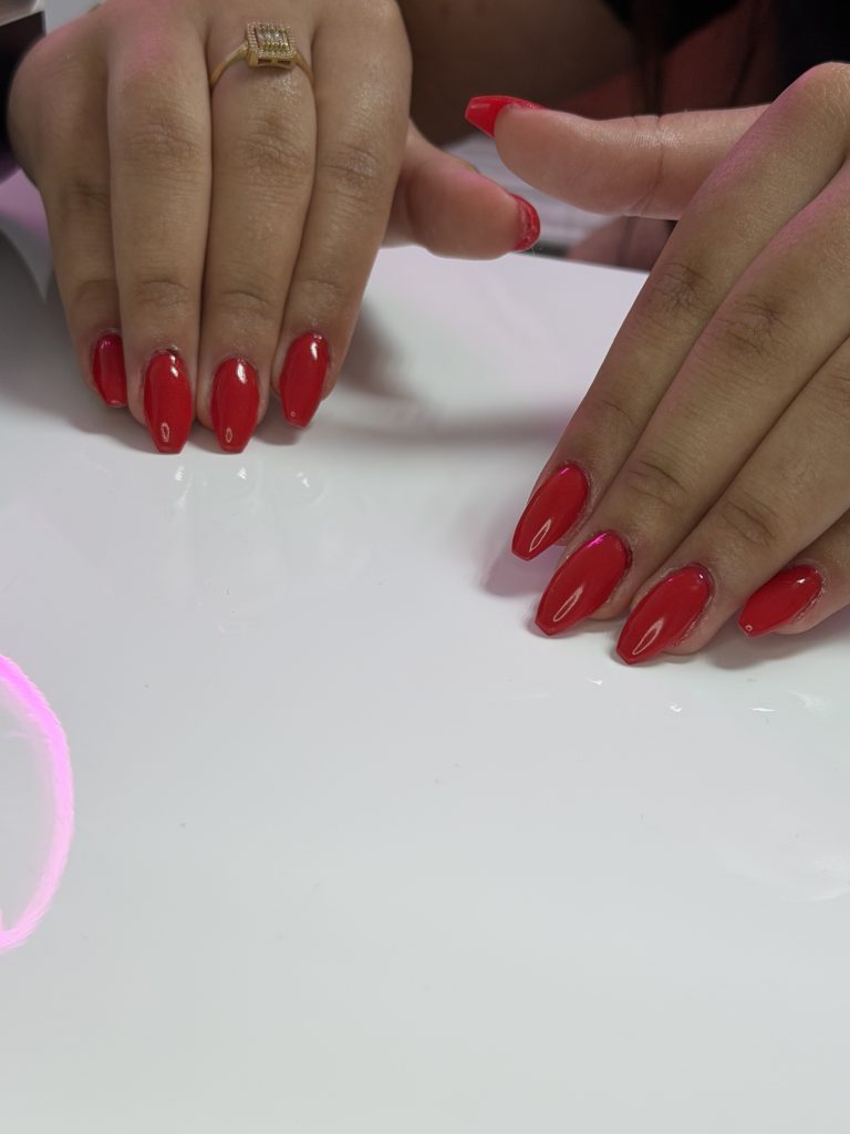 Ms hairstyle mimis & sevi nails