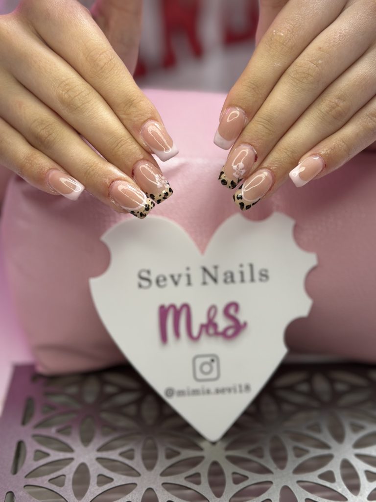 Ms hairstyle mimis & sevi nails