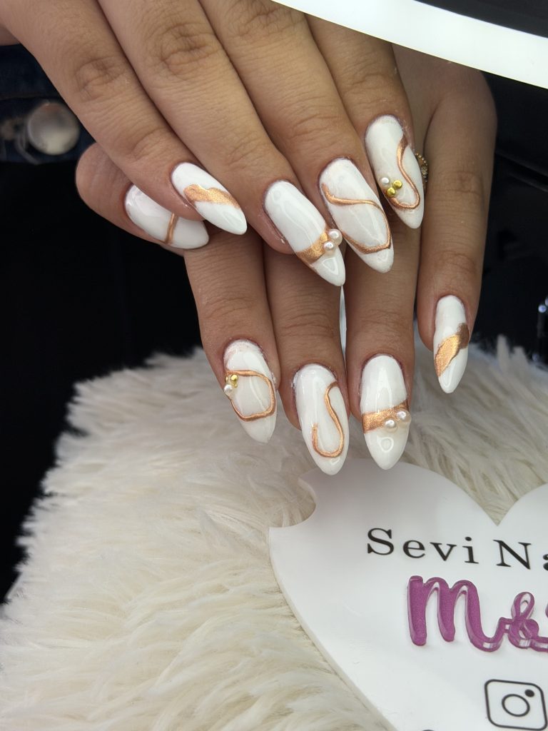 Ms hairstyle mimis & sevi nails