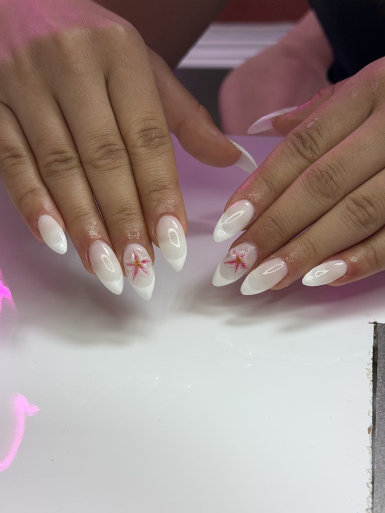 Ms hairstyle mimis & sevi nails