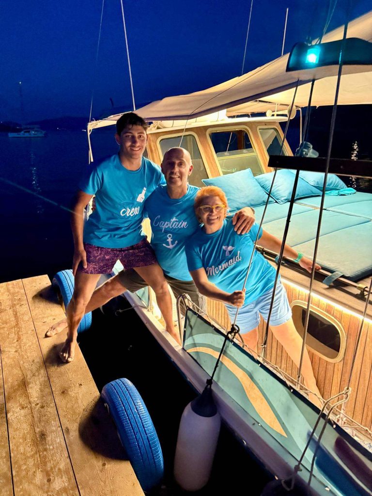 Artemida Cruises